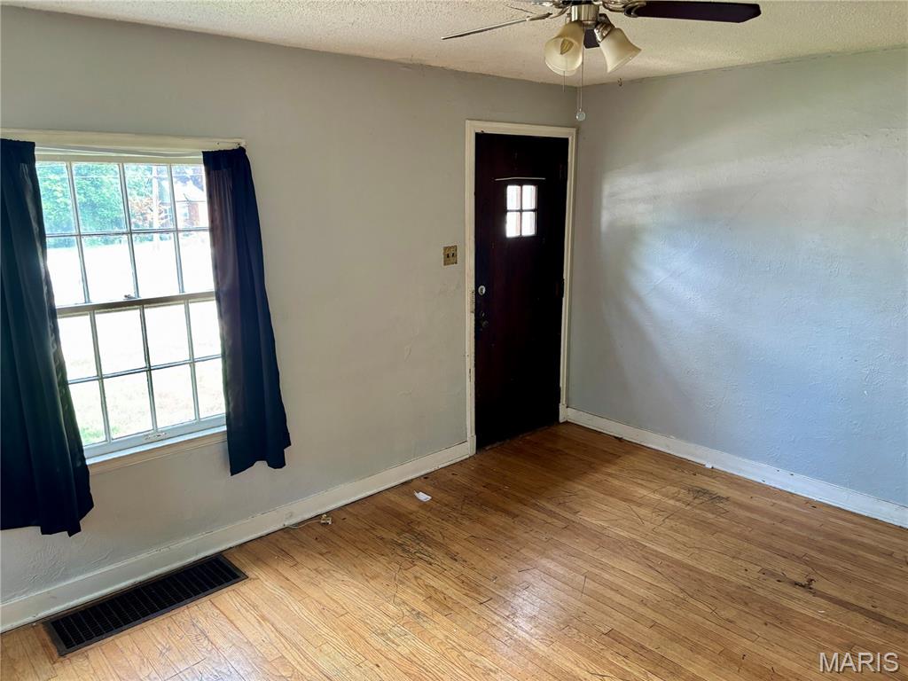 1811 South New Florissant Road Florissant, MO 63031 - Photo 9 of 12