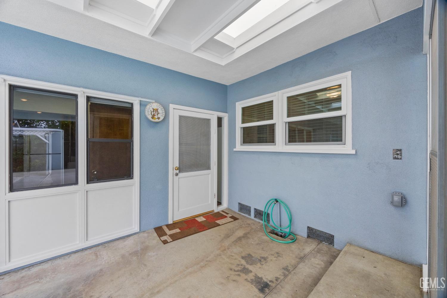 Undisclosed Address Bakersfield, CA 93308 - Photo 31 of 36 a view of a livingroom with windows