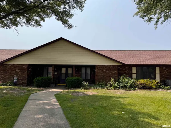 $103,900 | 1905 South Madison Street, Macomb, IL 61455