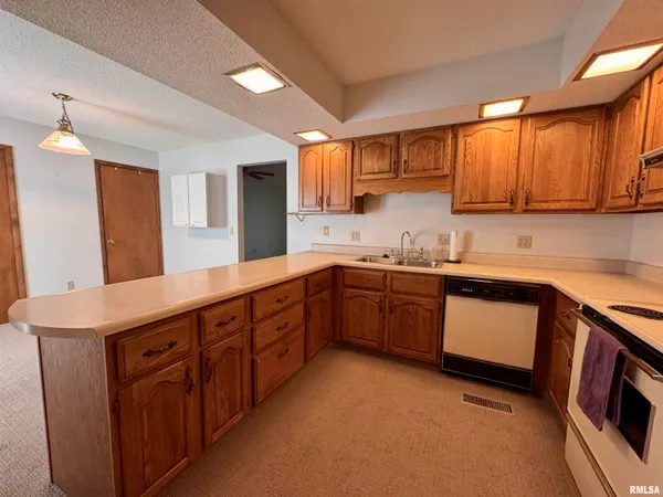 $103,900 | 1905 South Madison Street, Macomb, IL 61455