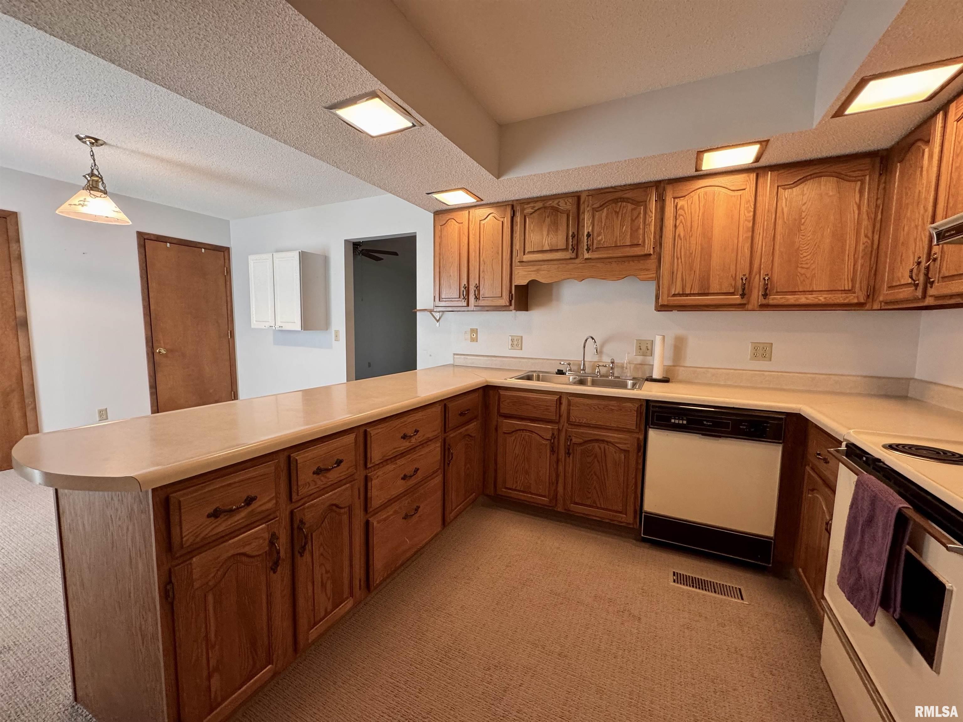 1905 South Madison Street Macomb, IL 61455 - Photo 12 of 21