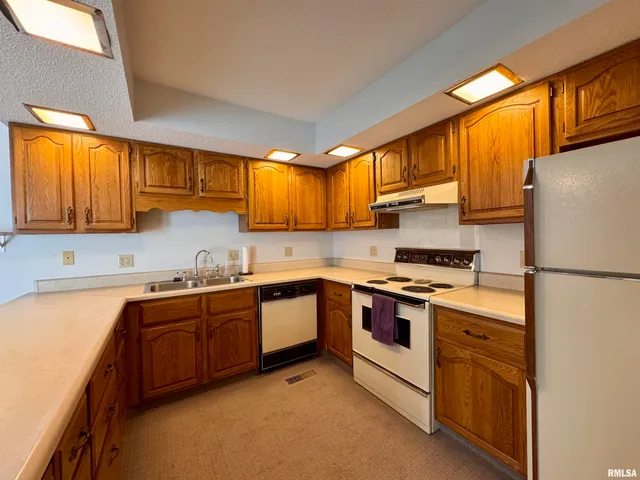 $106,900 | 1905 South Madison Street, Macomb, IL 61455