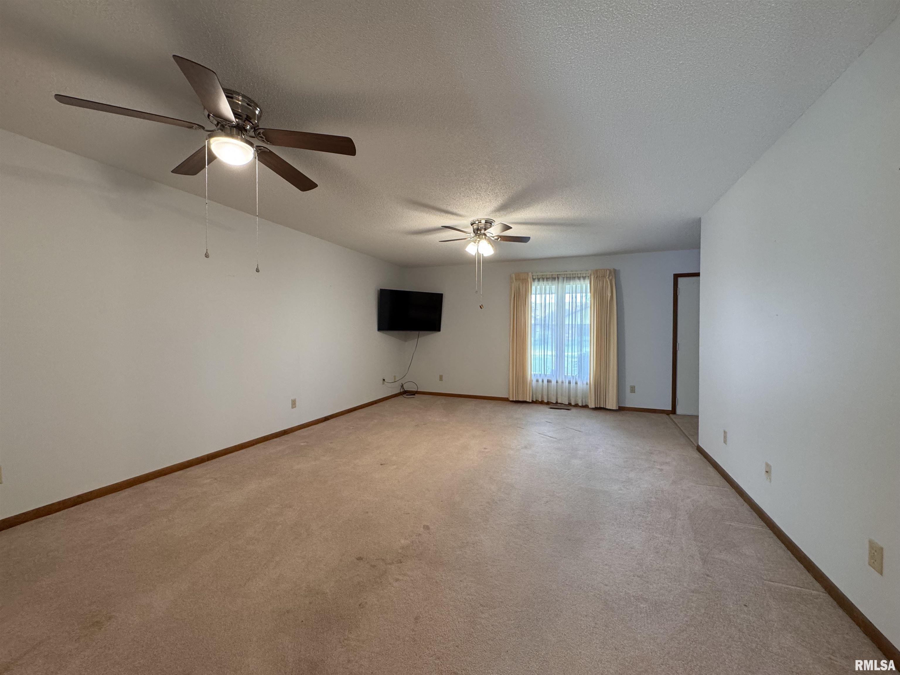 1905 South Madison Street Macomb, IL 61455 - Photo 4 of 21