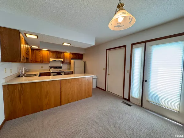 $103,900 | 1905 South Madison Street, Macomb, IL 61455
