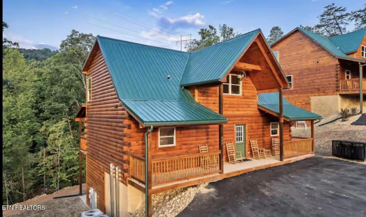 848 String Run Way Pigeon Forge, TN 37862 - Photo 3 of 60 IMG_5729