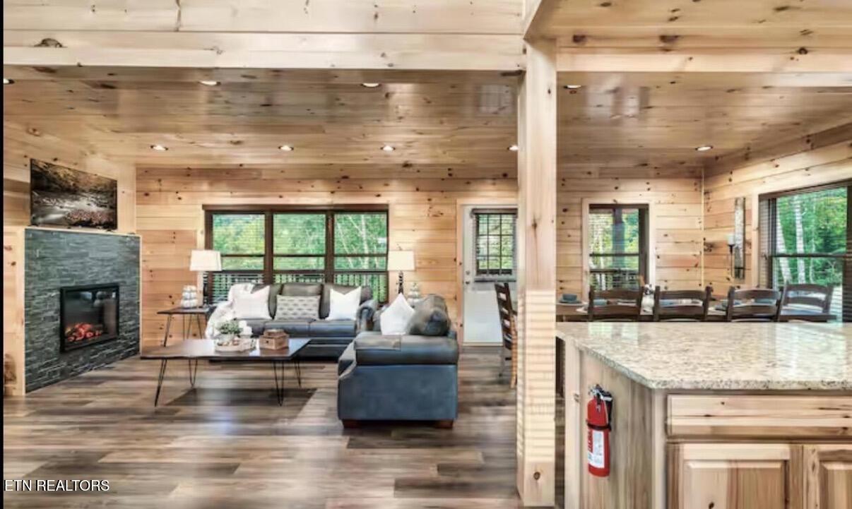 848 String Run Way Pigeon Forge, TN 37862 - Photo 8 of 60 IMG_5734