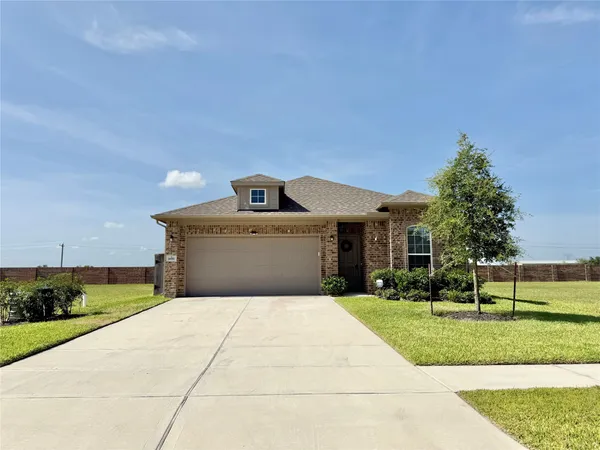 $314,300 | 1951 Middle Pass Lane, Angleton, TX 77515