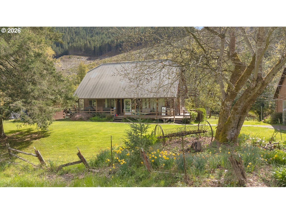 5089 North Myrtle Road Myrtle Creek, OR 97457 - Photo 3 of 44 Gallery Image 3