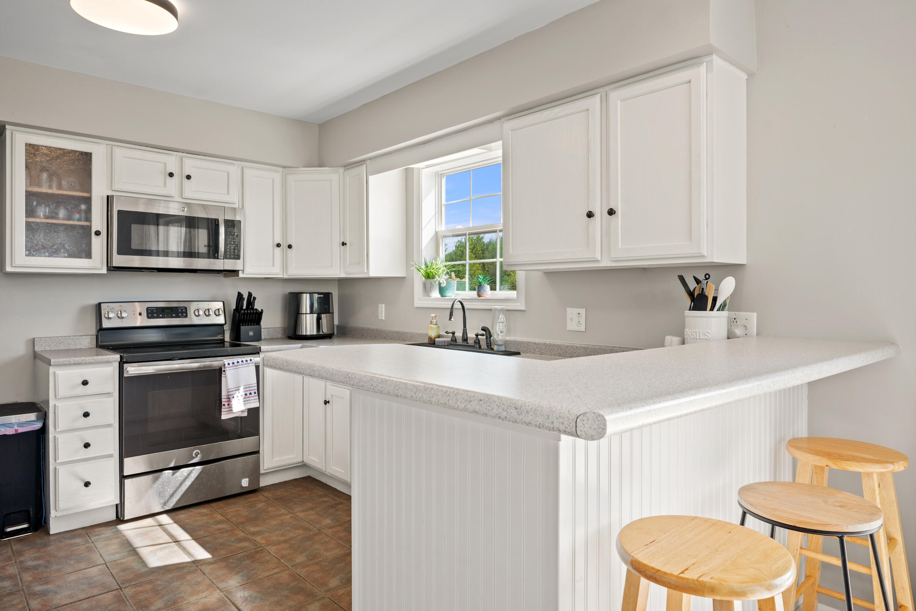 4 Maefield Lane Hudson, ME 04449 - Photo 15 of 42 16-Kitchen