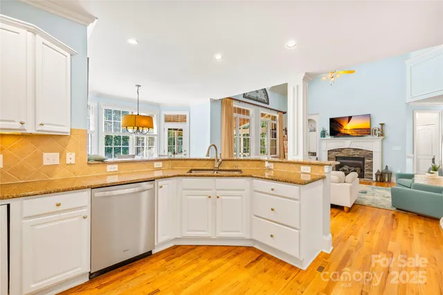 $915,000 | 2455 Talbot Court, Sherrills Ford, NC 28673