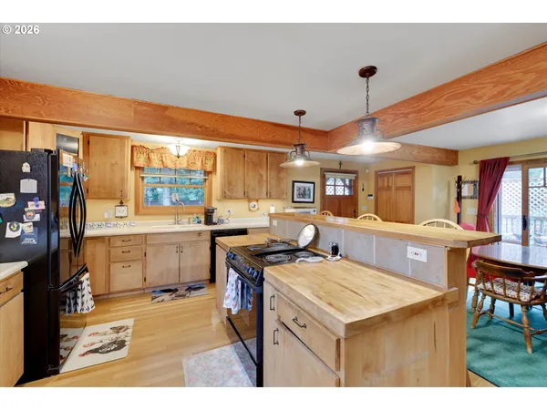 $780,000 | 16441 South Henrici Road, Oregon City, OR 97045