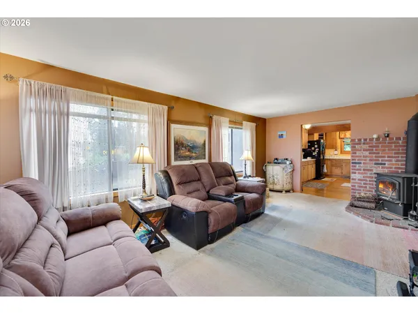 $780,000 | 16441 South Henrici Road, Oregon City, OR 97045