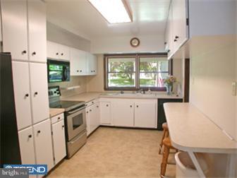 4641 Yates Road Bensalem, PA 19020 - Photo 4 of 12 Kitchen