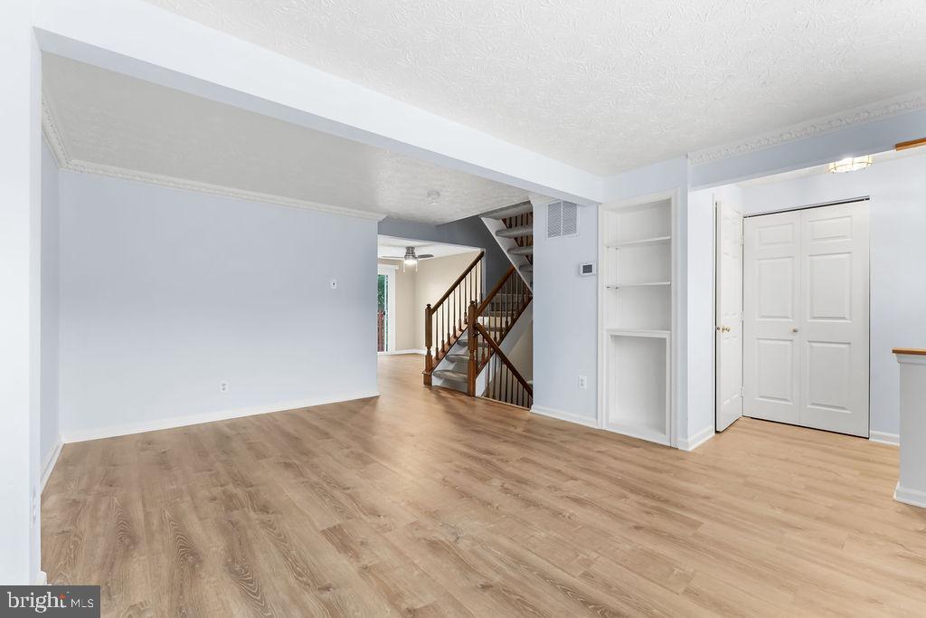 3 Ramsgate Court Halethorpe, MD 21227 - Photo 4 of 30 Large Living Room Area