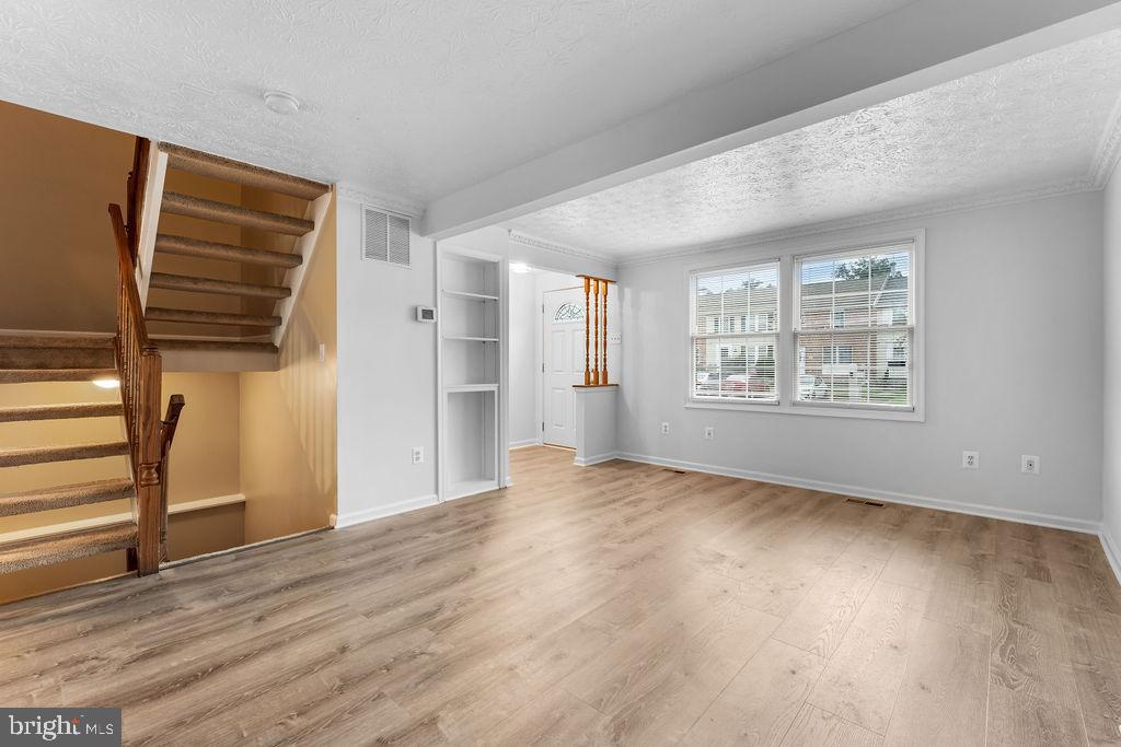 3 Ramsgate Court Halethorpe, MD 21227 - Photo 5 of 30 Large Living Room Area