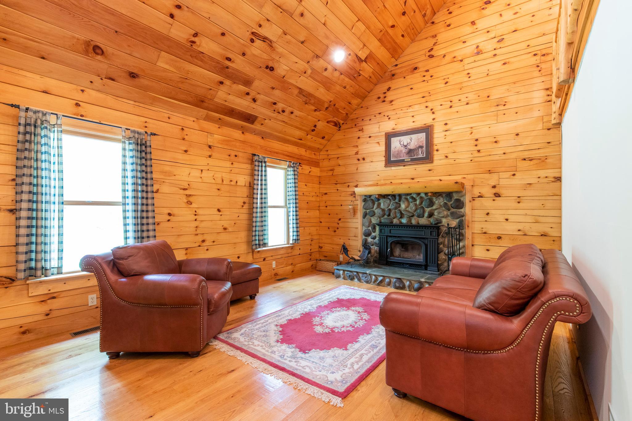 36 Hopewell Road Elverson, PA 19520 - Photo 22 of 37 Living Room