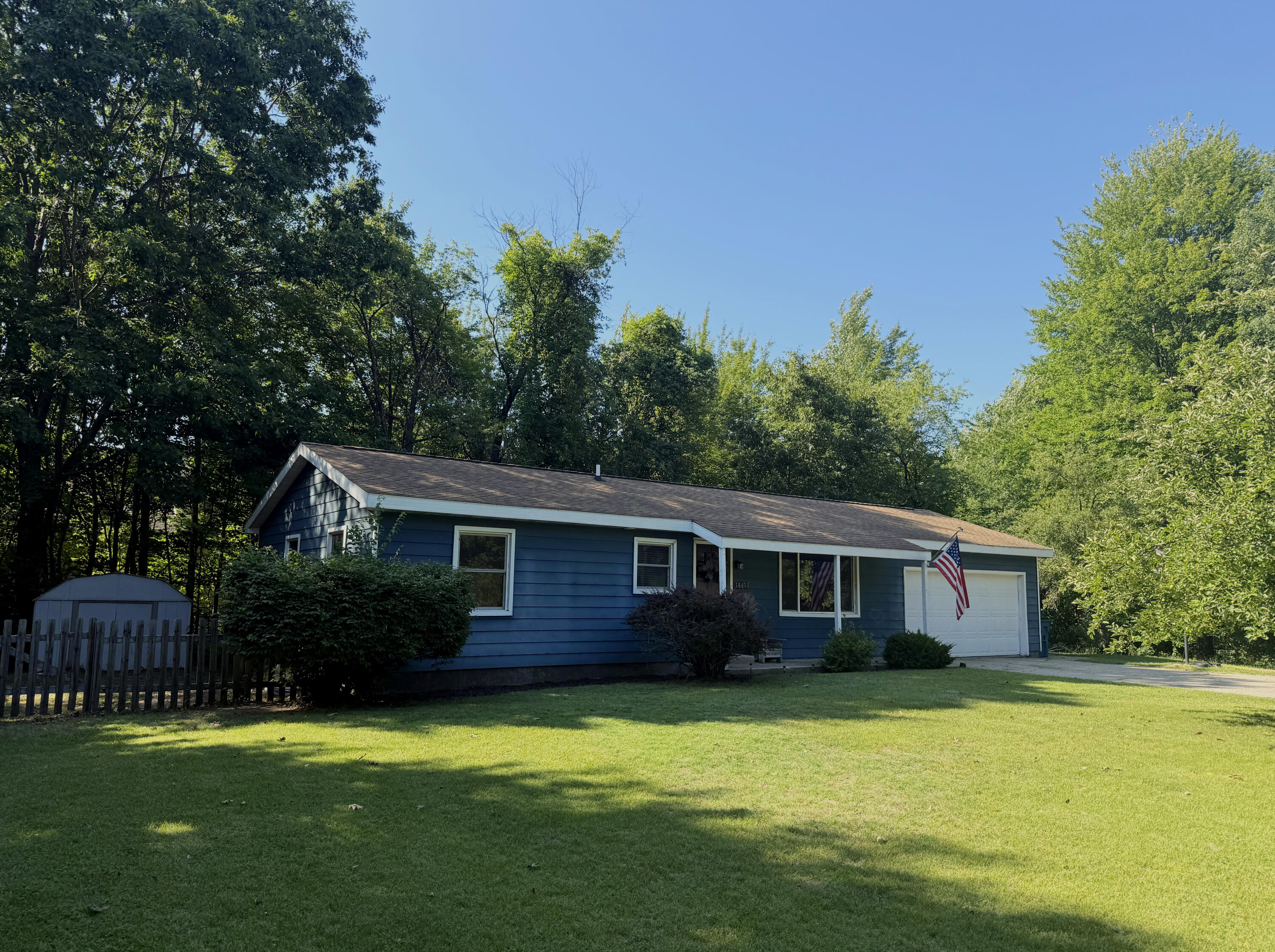 16613 West Fruitport Road Spring Lake, MI 49456 - Photo 1 of 26 amys house