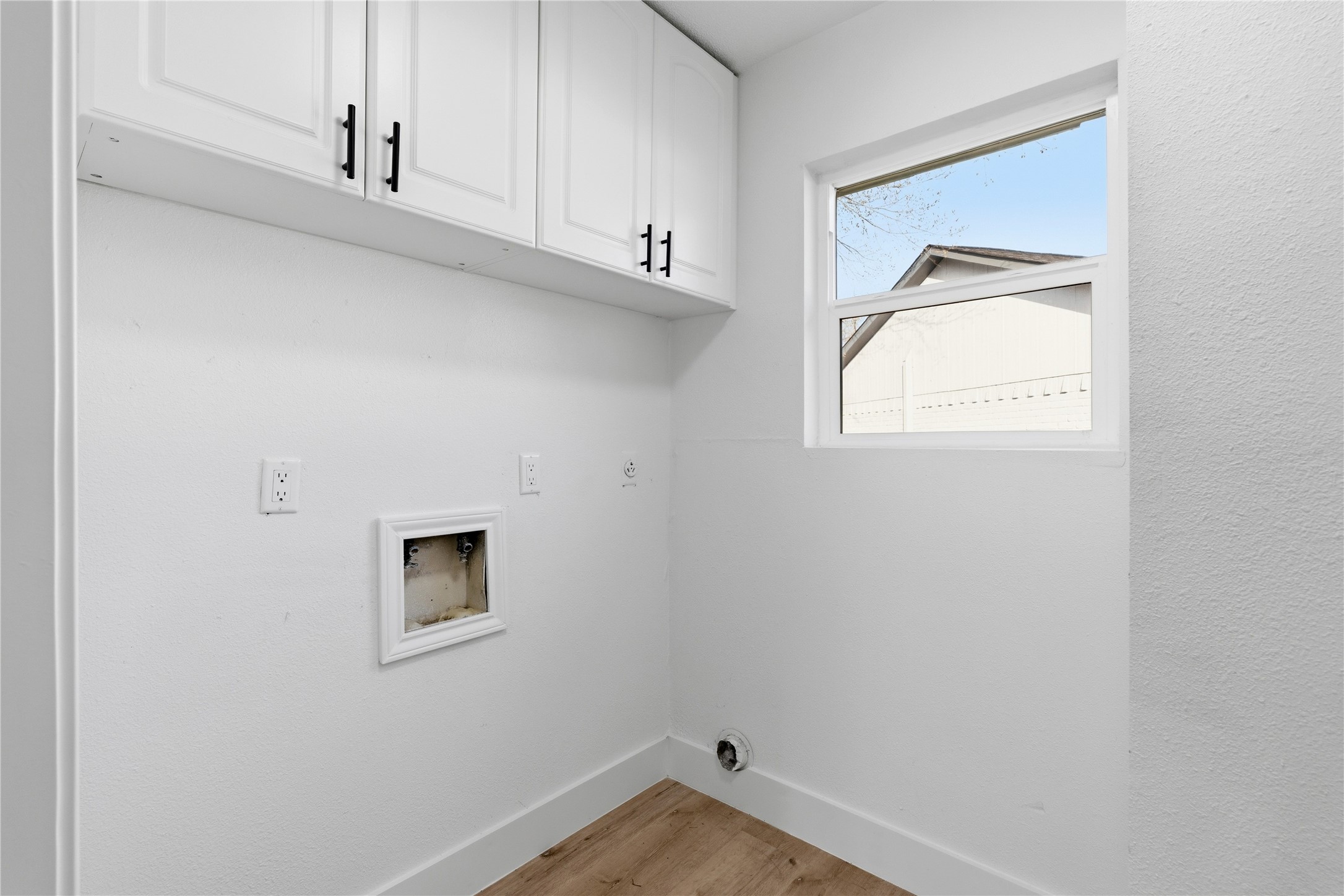 9809 Wren Court Conroe, TX 77385 - Photo 12 of 22 a view of utility room