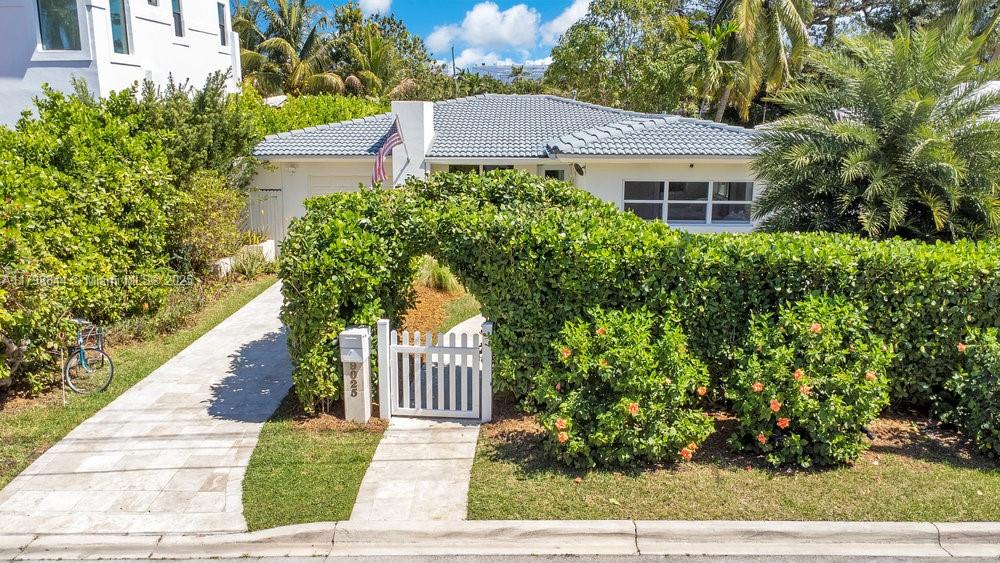9025 Hawthorne Avenue Surfside, FL 33154 - Photo 39 of 58
