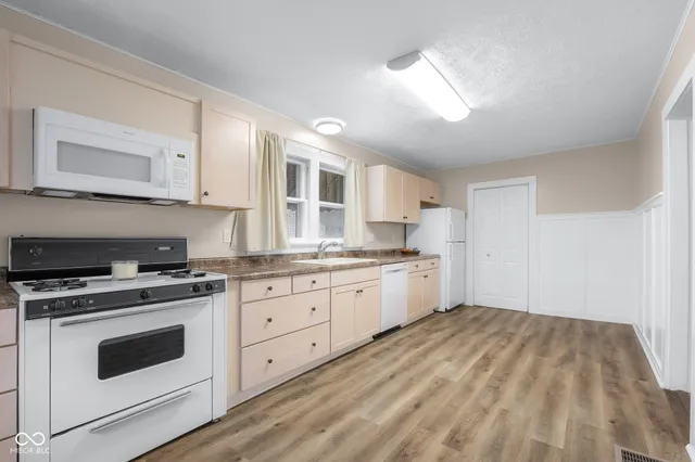 $190,000 | 1630 California Street, Columbus, IN 47201