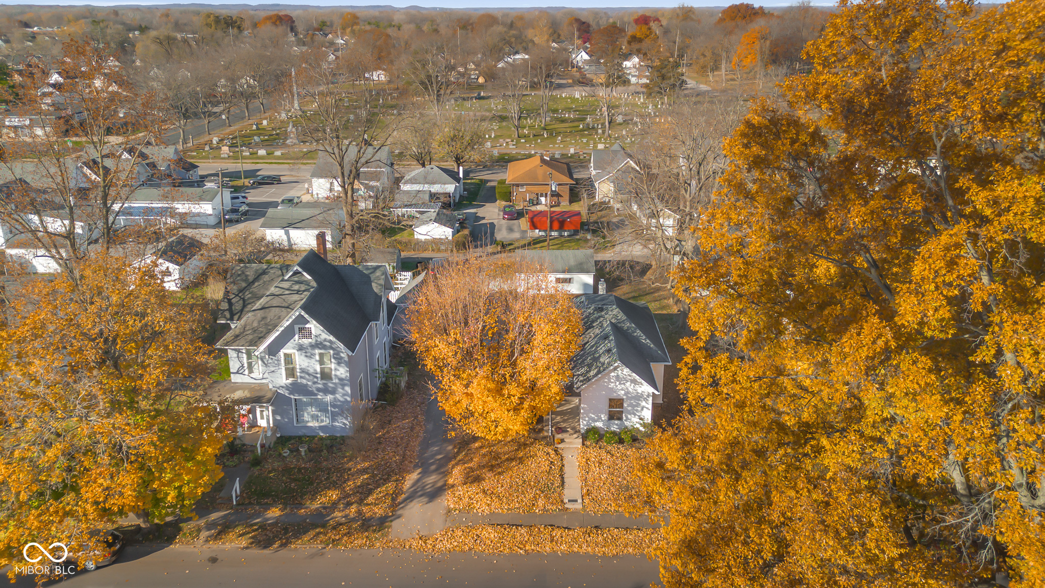 1630 California Street Columbus, IN 47201 - Photo 3 of 51