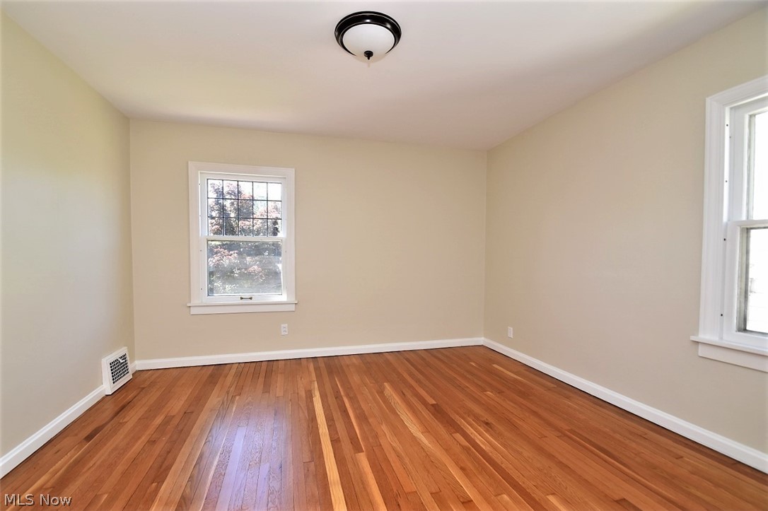 2247 Cranston Road Cleveland, OH 44118 - Photo 16 of 24