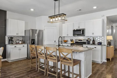 $389,900 | 2013 Tate Farm Lane, White House, TN 37188