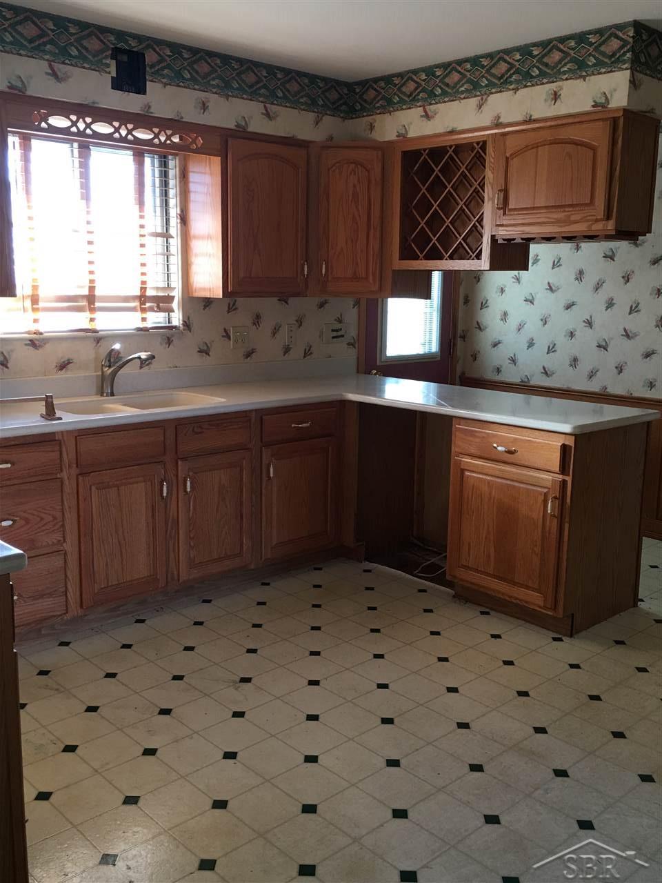1150 North Center Road Saginaw, MI 48638 - Photo 4 of 18 31312666-3.JPG