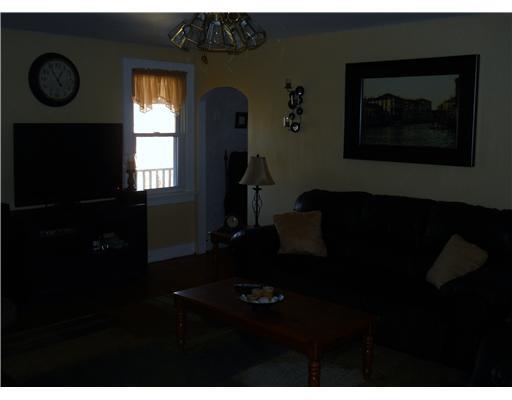 28 Vidoni Road Imperial, PA 15126 - Photo 3 of 17 Living Room.