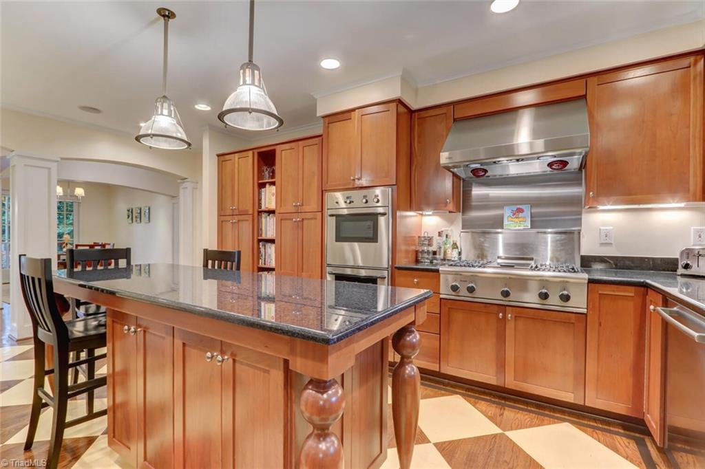 912 Dover Road Greensboro, NC 27408 - Photo 14 of 50 Gallery Image 14