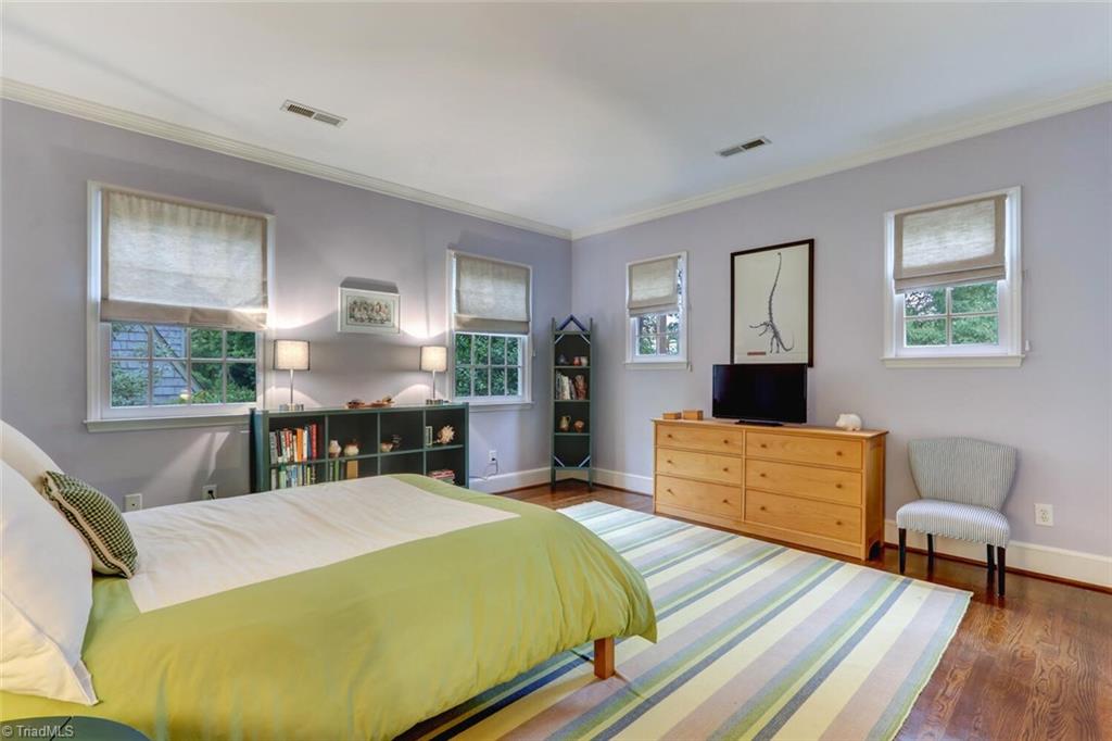 912 Dover Road Greensboro, NC 27408 - Photo 33 of 50 Gallery Image 33