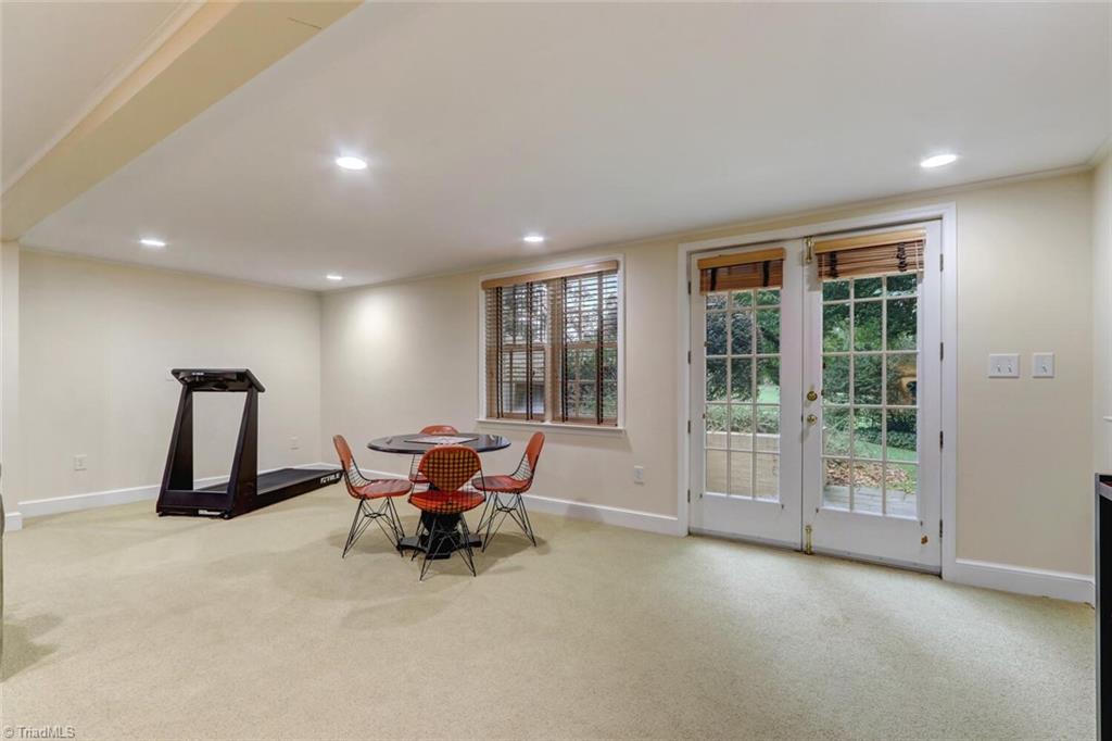 912 Dover Road Greensboro, NC 27408 - Photo 41 of 50 Gallery Image 41