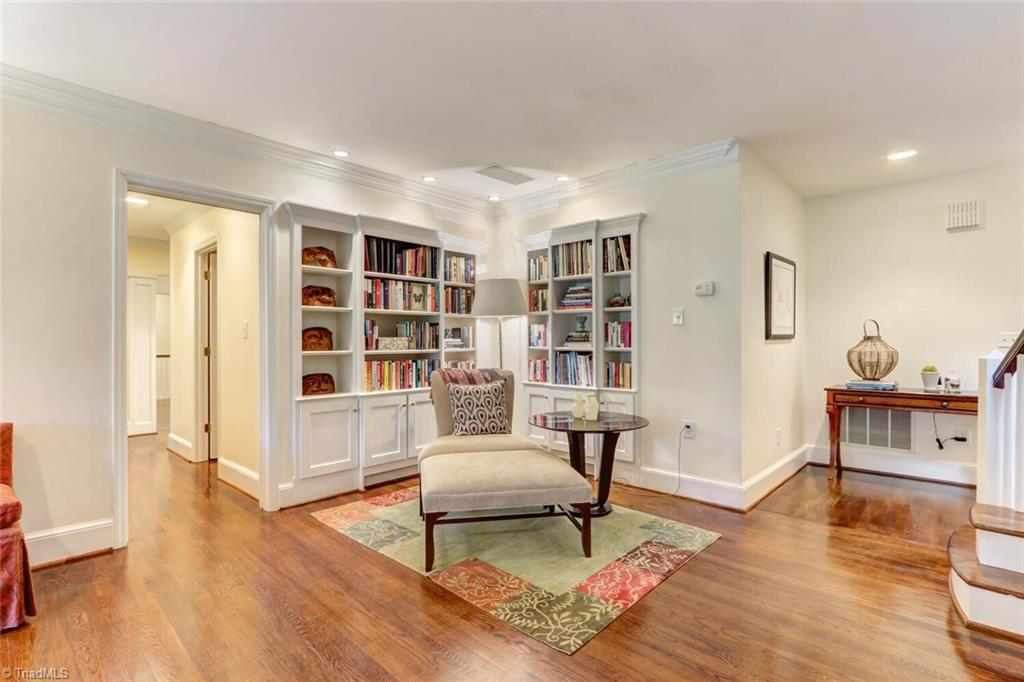 912 Dover Road Greensboro, NC 27408 - Photo 9 of 50 Gallery Image 9