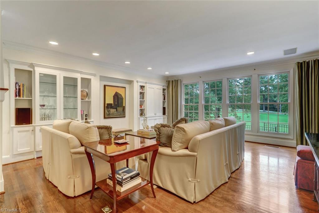 912 Dover Road Greensboro, NC 27408 - Photo 10 of 50 Gallery Image 10