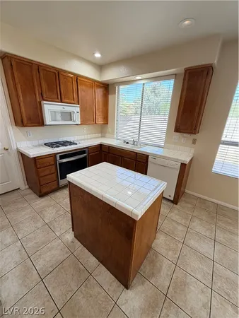 $2,272 | 266 Bluefield Lane, Henderson, NV 89074