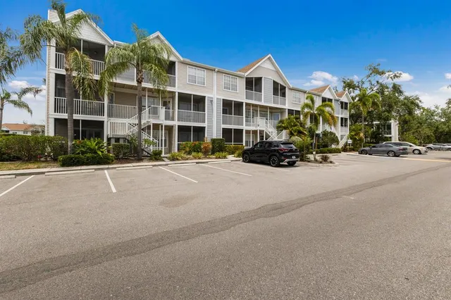 $260,000 | 850 South Tamiami Trail, Unit 203, Sarasota, FL 34236