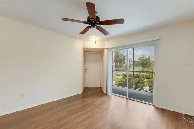 $260,000 | 850 South Tamiami Trail, Unit 203, Sarasota, FL 34236