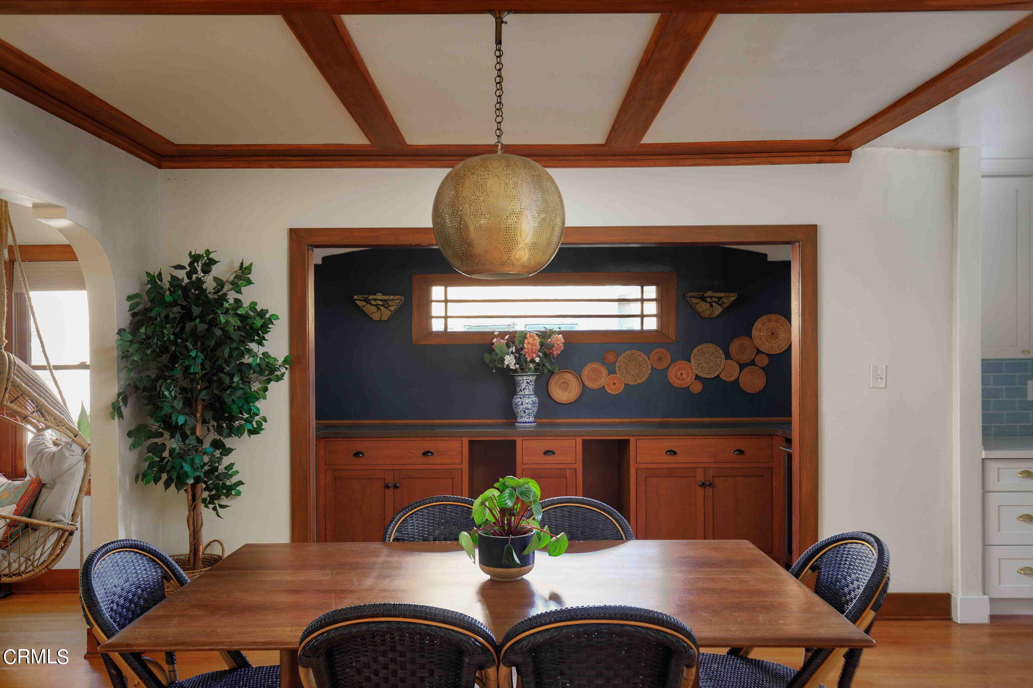 1864 Queensberry Road Pasadena, CA 91104 - Photo 13 of 40 a dining room with furniture and window
