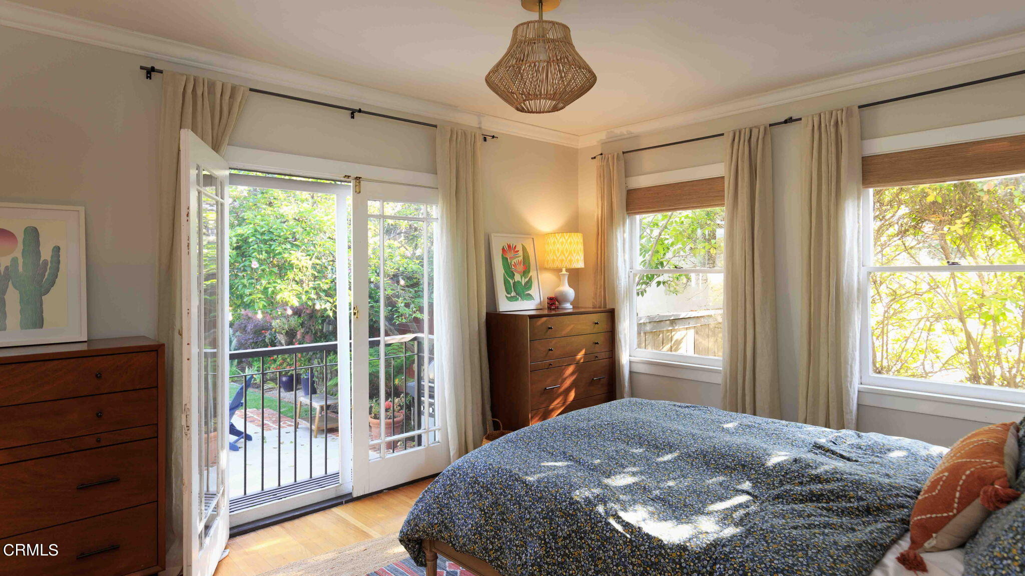 1864 Queensberry Road Pasadena, CA 91104 - Photo 23 of 40 a bedroom with a bed and wooden floor