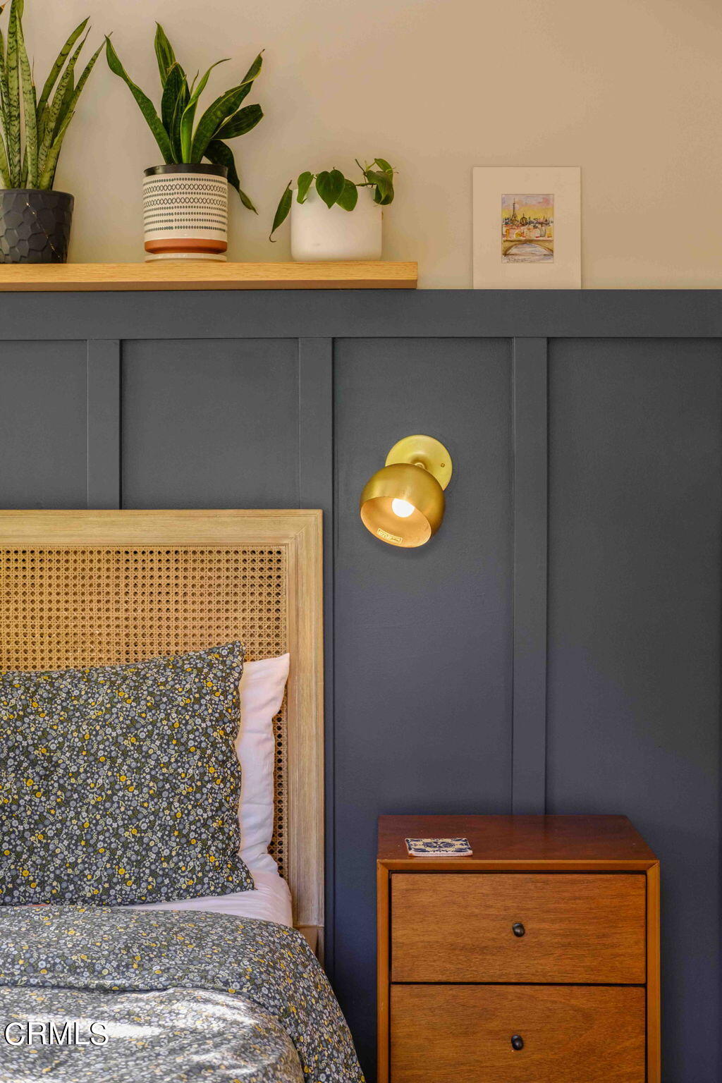 1864 Queensberry Road Pasadena, CA 91104 - Photo 25 of 40 a front view of a house