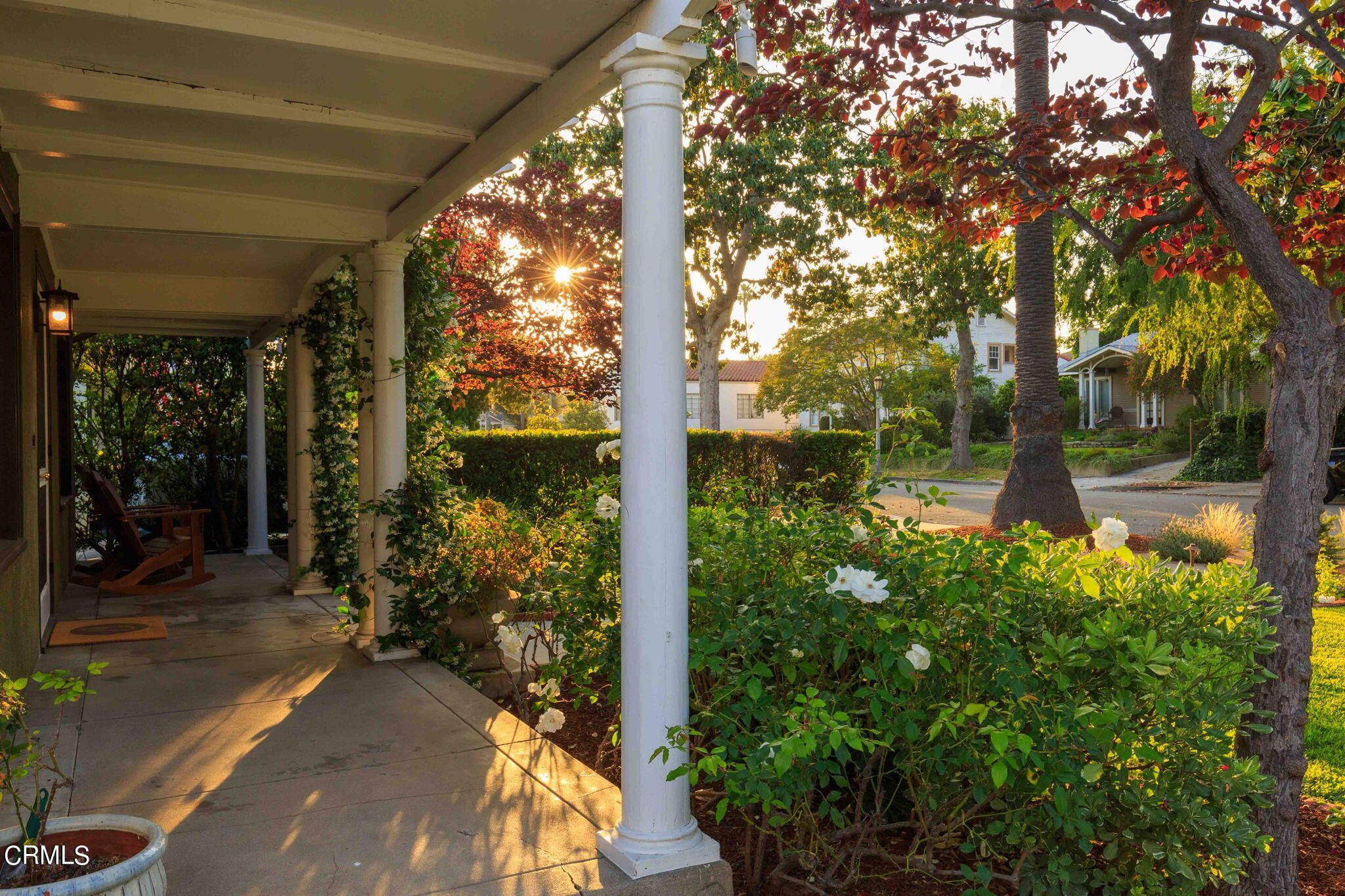 1864 Queensberry Road Pasadena, CA 91104 - Photo 3 of 40 a backyard of a house with lots of green space