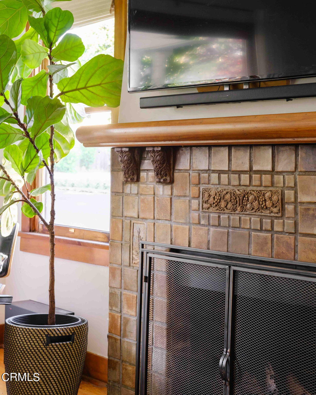 1864 Queensberry Road Pasadena, CA 91104 - Photo 8 of 40 a view of a balcony with chair