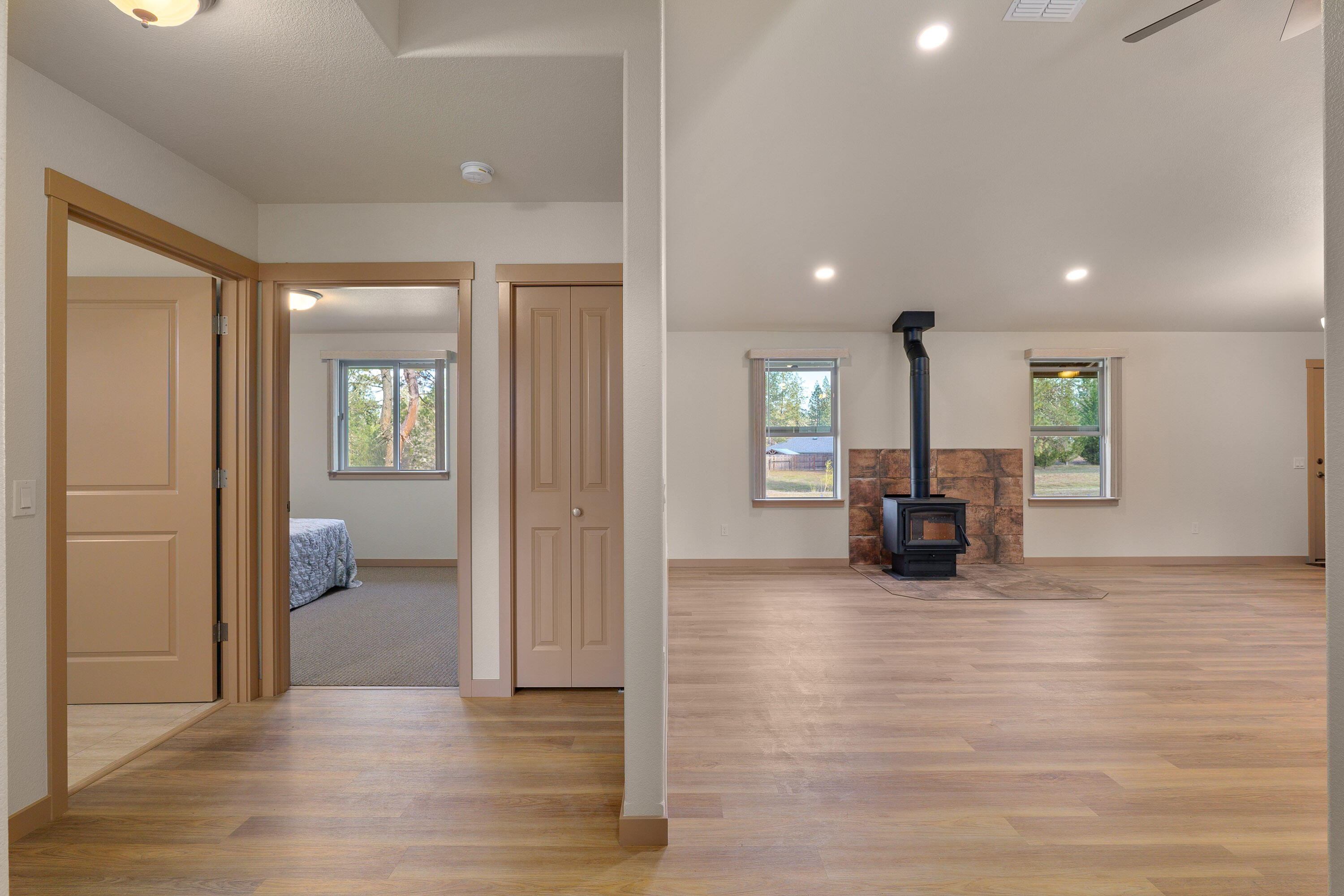 2410 Robertson Bridge Road Grants Pass, OR 97526 - Photo 23 of 46 RB Final (24)