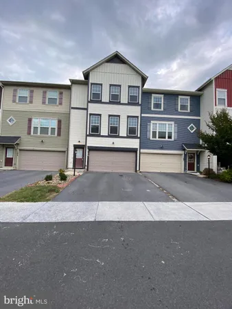 a house view with a outdoor space