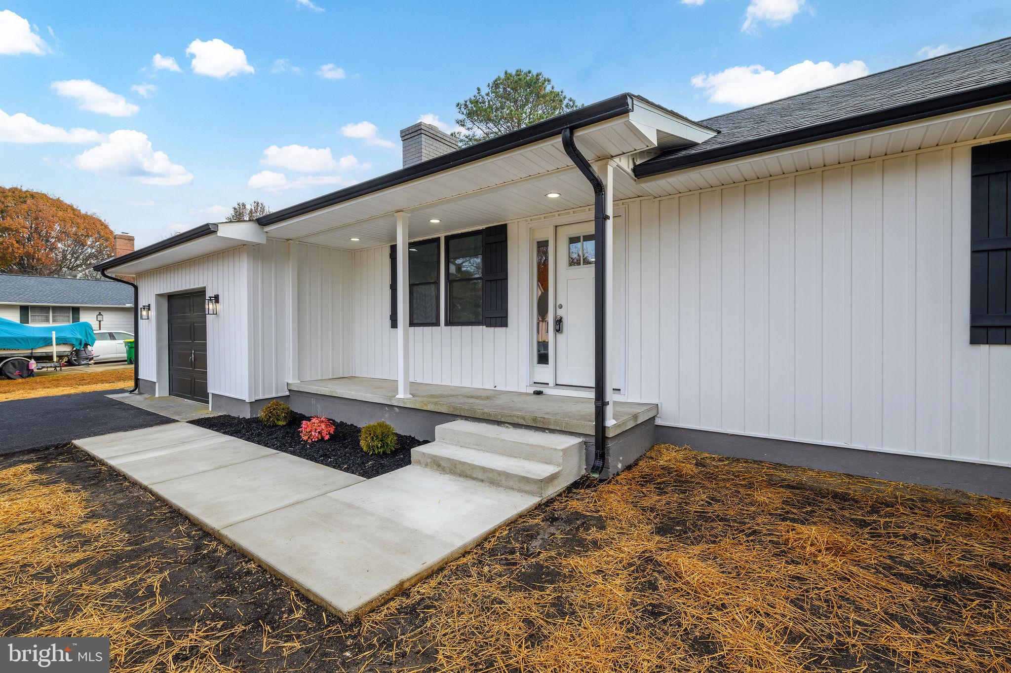 a view of a house with entertaining space