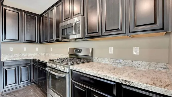 $2,600 | 37 Alamere Falls Drive, Las Vegas, NV 89138