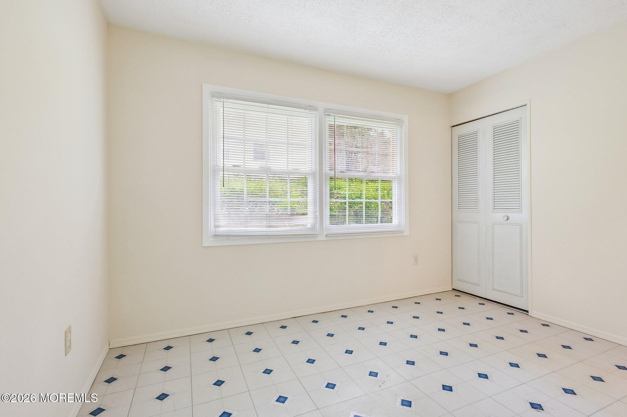 6 Wister Place Matawan, NJ 07747 - Photo 11 of 25 011