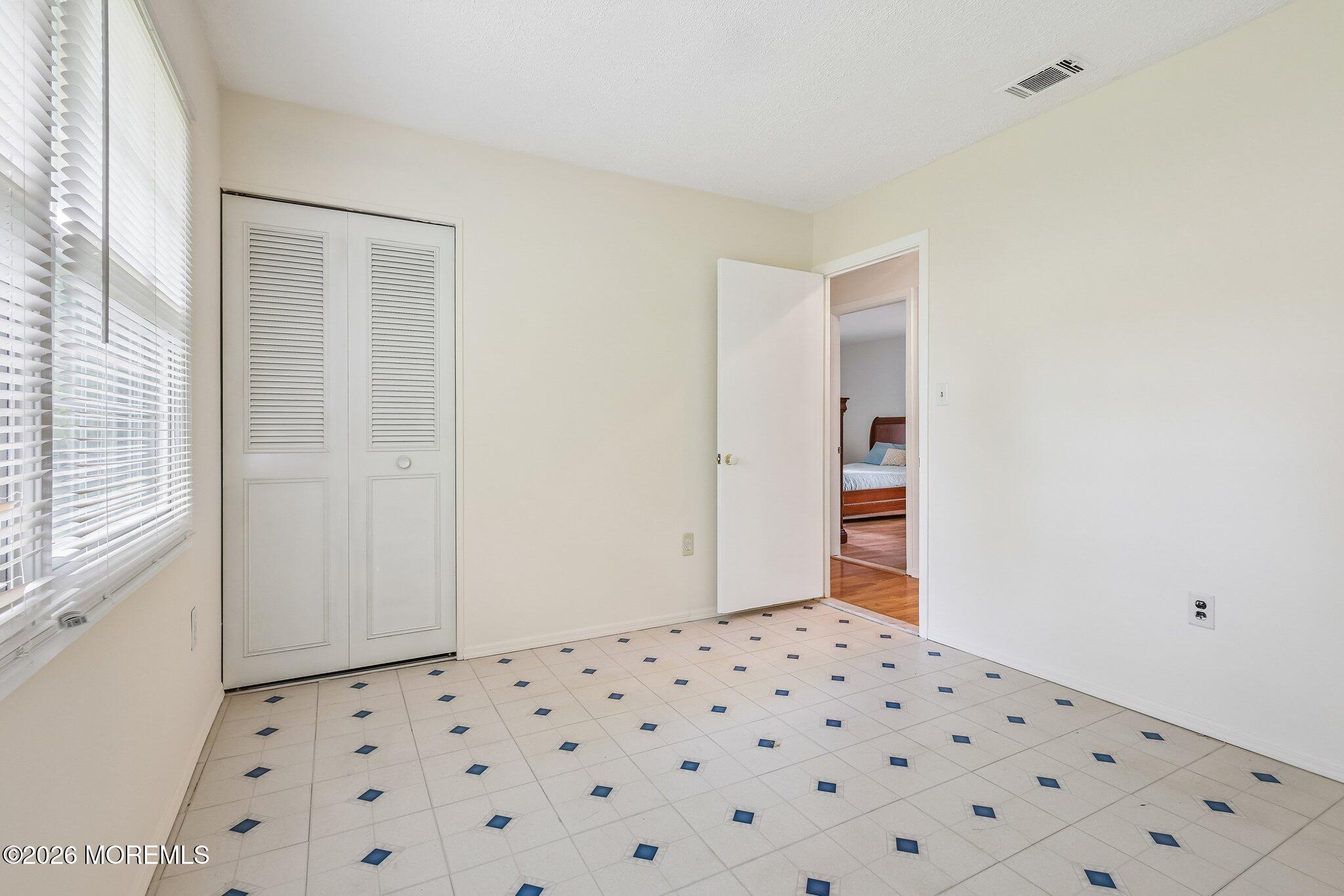6 Wister Place Matawan, NJ 07747 - Photo 12 of 25 012