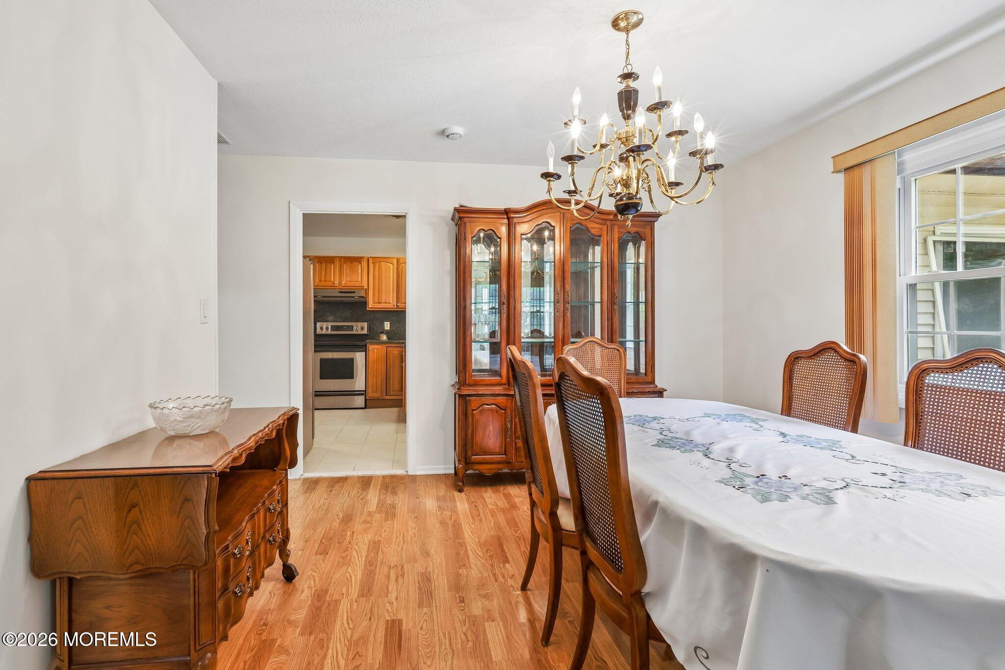 6 Wister Place Matawan, NJ 07747 - Photo 4 of 25 004