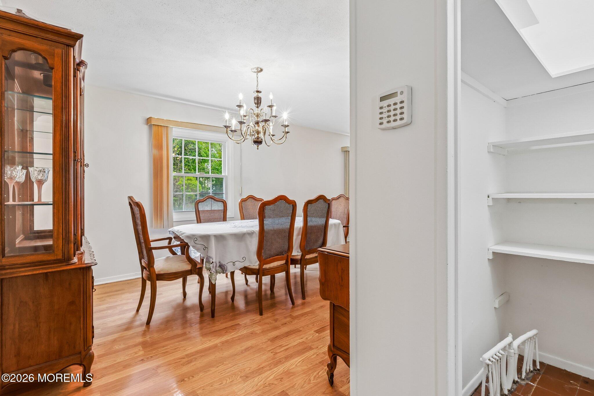 6 Wister Place Matawan, NJ 07747 - Photo 10 of 25 010